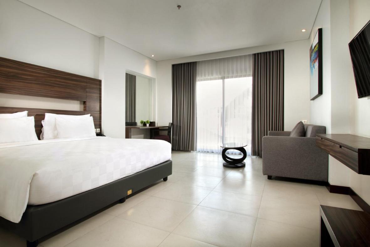 Helios Hotel & Convention Watampone Extérieur photo